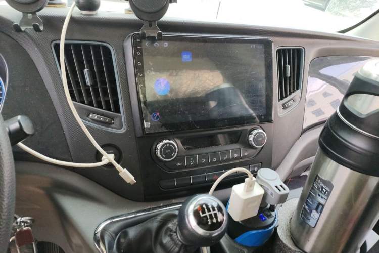 Used Foton Toano 2024 Geely Xianghuo 2.5T Manual Long Wheelbase Ultra-High Roof with Rear Dual Tires 3-Seater Audio And AC Panel