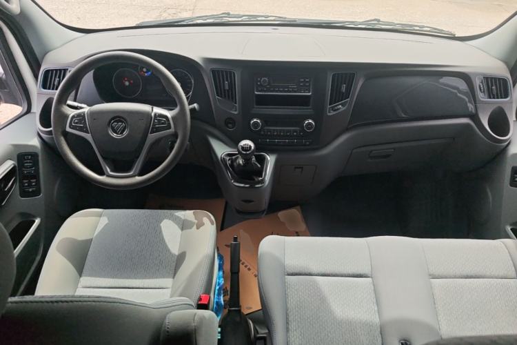 Used Foton Toano 2024 Joyear Multi-Function 2.0T Manual Long-Wheelbase Mid-Roof Model with Single Rear Tire Available in 5/6/7/9-Seater Configurations Center Console