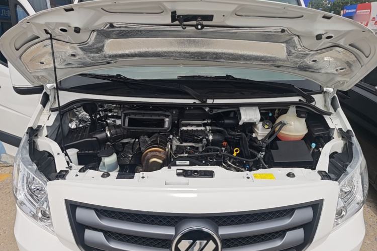 Used Foton Toano 2024 Joyear Multi-Function 2.0T Manual Long-Wheelbase Mid-Roof Model with Single Rear Tire Available in 5/6/7/9-Seater Configurations Engine Bay