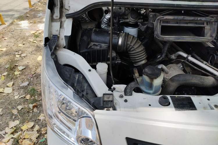 Used Foton Toano 2024 Geely Xianghuo 2.5T Manual Long Wheelbase Ultra-High Roof with Rear Dual Tires 3-Seater Engine Bay Right