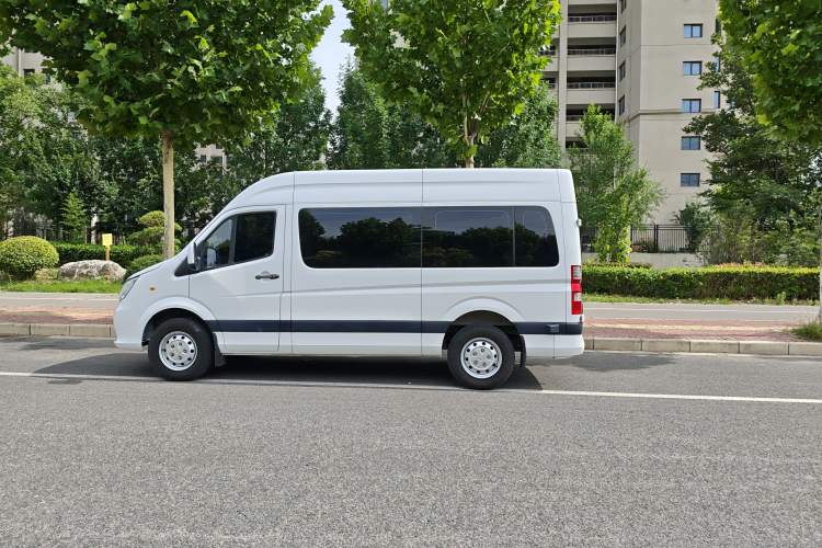 Used Foton Toano 2024 Joyear Multi-Function 2.0T Manual Long-Wheelbase Mid-Roof Model with Single Rear Tire Available in 5/6/7/9-Seater Configurations Exterior 4