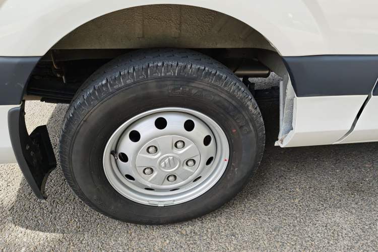 Used Foton Toano 2024 Joyear Multi-Function 2.0T Manual Long-Wheelbase Mid-Roof Model with Single Rear Tire Available in 5/6/7/9-Seater Configurations Exterior 6