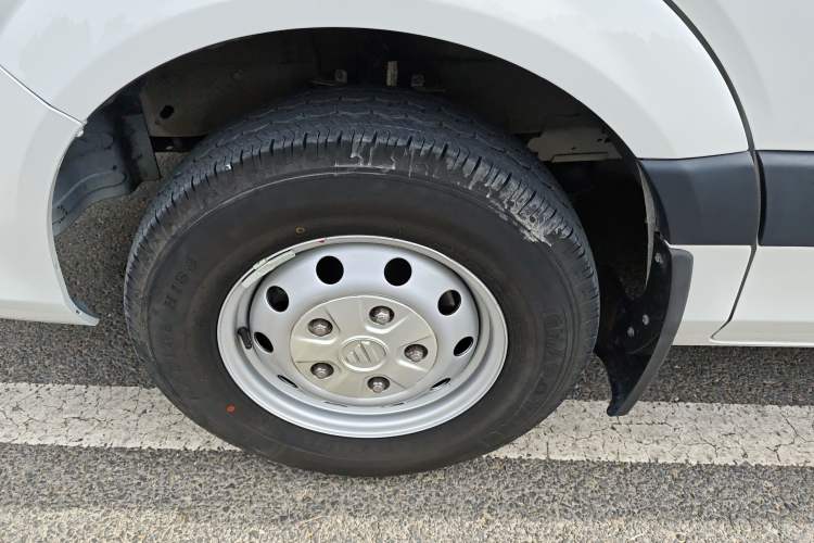 Used Foton Toano 2024 Joyear Multi-Function 2.0T Manual Long-Wheelbase Mid-Roof Model with Single Rear Tire Available in 5/6/7/9-Seater Configurations Exterior 7