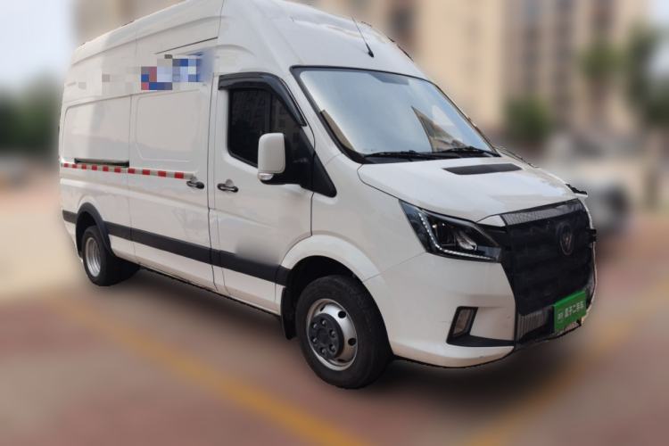 Used Foton Toano 2024 Tuyano Pro Van 2.5T Manual Rear-Drive Extended Wheelbase Mid-Roof Design Rear Dual Tires 3-Seater Front Right 45 Deg