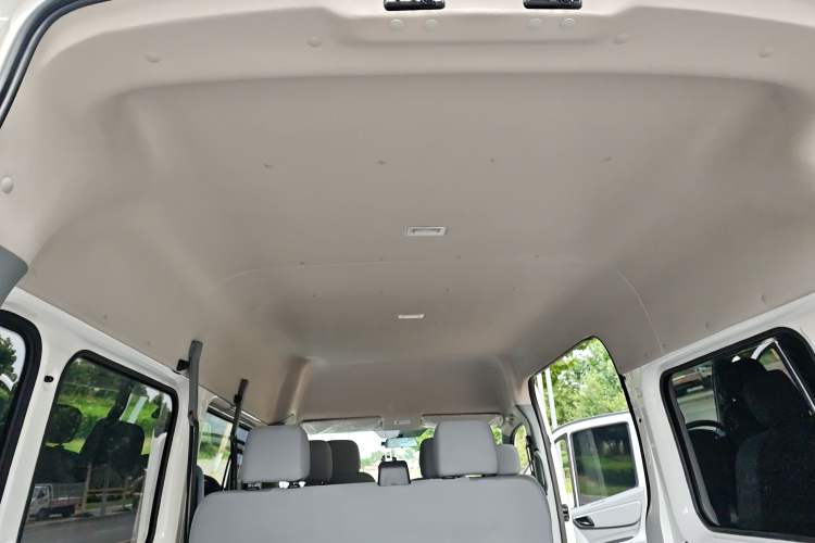 Used Foton Toano 2024 Joyear Multi-Function 2.0T Manual Long-Wheelbase Mid-Roof Model with Single Rear Tire Available in 5/6/7/9-Seater Configurations Headliner