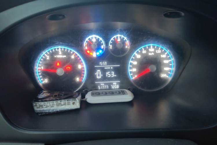 Used Foton Toano 2024 Geely Xing Multi-Function Cummins 2.8T Manual Long Wheelbase Mid-Roof Rear Single-Tire 7-Seater Instrument Cluster