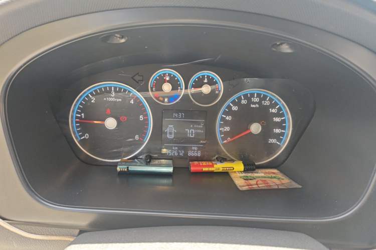 Used Foton Toano 2024 Tuyano Pro Multi-Function 2.0T Manual Rear-Drive Long Wheelbase Mid-Roof Design Single Rear Tire—Available in 5/6/7/9-Seater Configurations Instrument Cluster