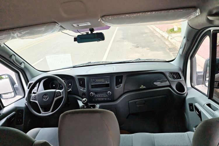 Used Foton Toano 2024 Joyear Multi-Function 2.0T Manual Long-Wheelbase Mid-Roof Model with Single Rear Tire Available in 5/6/7/9-Seater Configurations Interior 4