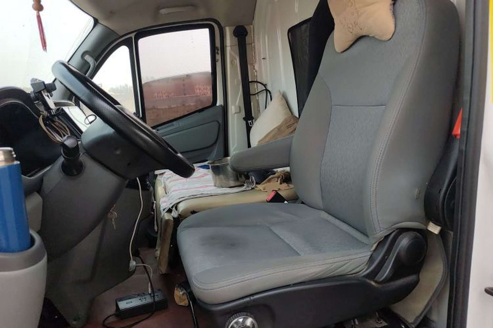 Used Foton Toano 2024 Joy Elephant Van Cummins 2.8T Manual Transmission Long Wheelbase Ultra-High Roof Rear Dual Tires 3-Seater Left Front Seat