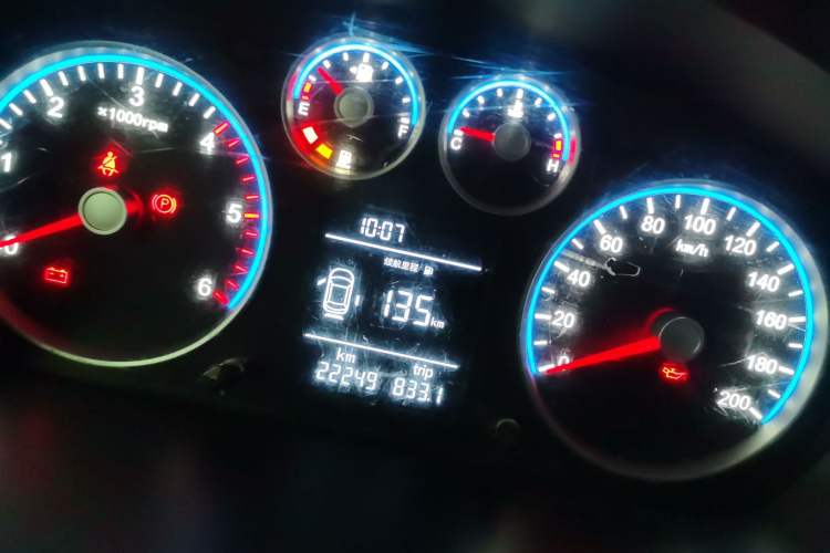 Used Foton Toano 2024 Joyear Multi-Function 2.0T Manual Long-Wheelbase Mid-Roof Model with Single Rear Tire Available in 5/6/7/9-Seater Configurations Odometer Close Up