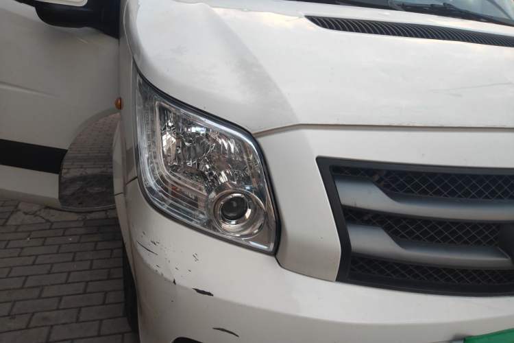 Used Foton Toano 2024 Geely Xing Multi-Function Cummins 2.8T Manual Long Wheelbase Mid-Roof Rear Single-Tire 7-Seater Right Front Headlight