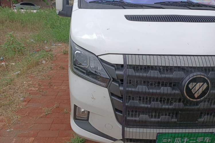 Used Foton Toano 2024 Geely Xianghuo 2.5T Manual Long Wheelbase Ultra-High Roof with Rear Dual Tires 3-Seater Right Front Headlight