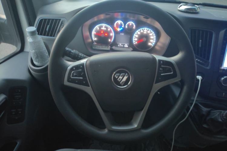 Used Foton Toano 2024 Geely Xing Multi-Function Cummins 2.8T Manual Long Wheelbase Mid-Roof Rear Single-Tire 7-Seater Steering Wheel