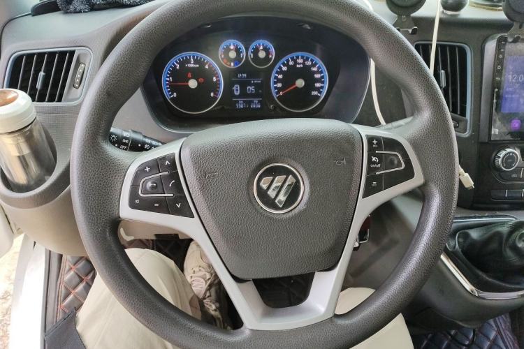 Used Foton Toano 2024 Geely Xianghuo 2.5T Manual Long Wheelbase Ultra-High Roof with Rear Dual Tires 3-Seater Steering Wheel