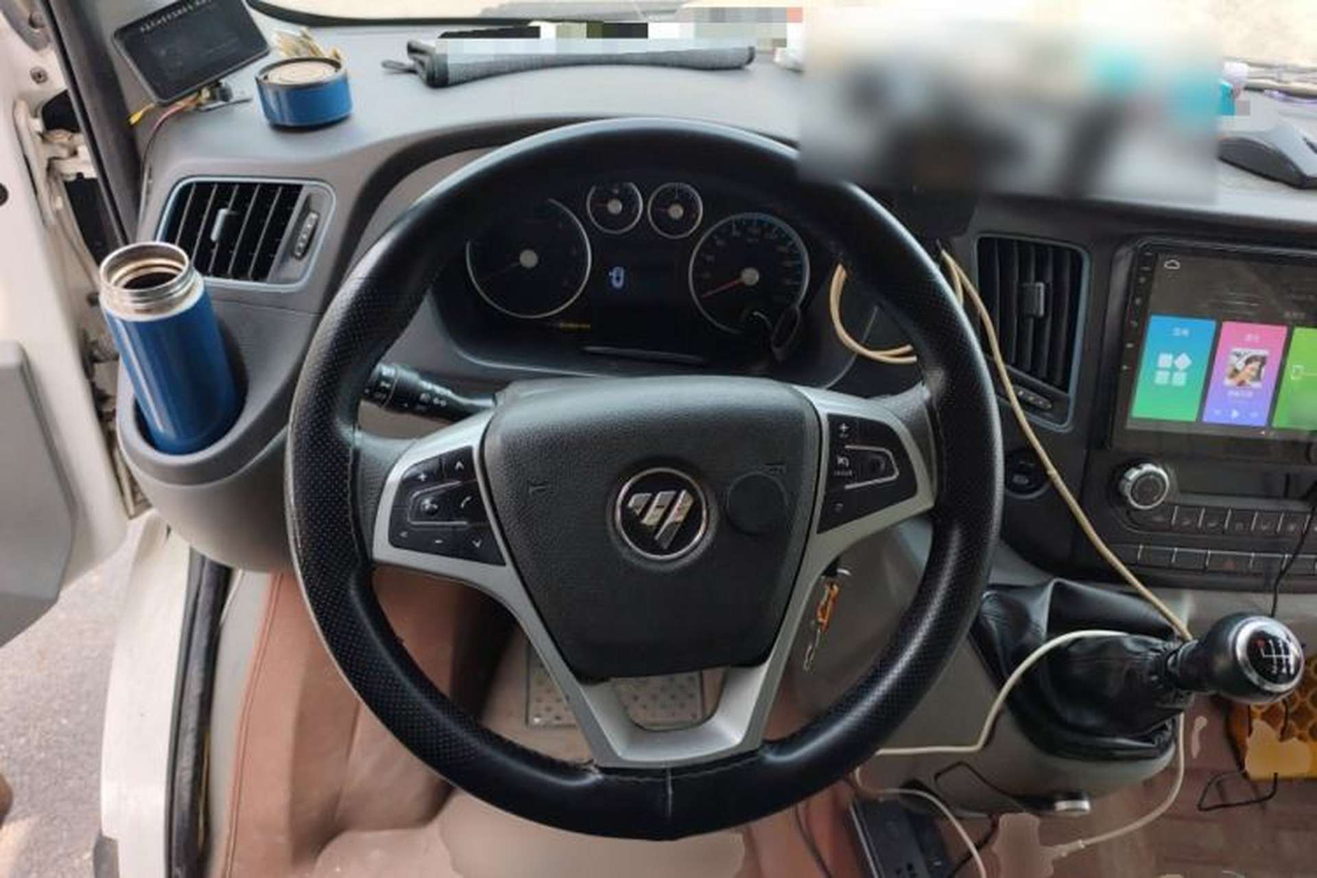 Used Foton Toano 2024 Joy Elephant Van Cummins 2.8T Manual Transmission Long Wheelbase Ultra-High Roof Rear Dual Tires 3-Seater Steering Wheel
