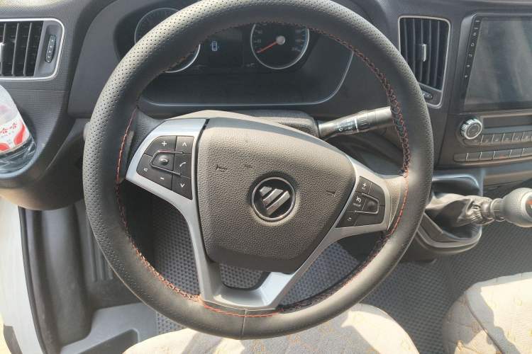 Used Foton Toano 2024 Tuyano Pro Van 2.0T Manual Rear-Drive Long Wheelbase Mid-Roof Design Single Rear Tire 3-Seater Steering Wheel