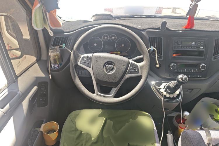 Used Foton Toano 2024 Tuyano Pro Multi-Function 2.0T Manual Rear-Drive Long Wheelbase Mid-Roof Design Single Rear Tire—Available in 5/6/7/9-Seater Configurations Steering Wheel
