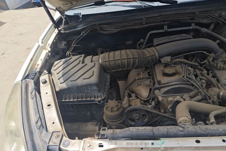 Used Foton Tunland 2013 2.4L Gasoline Two-Wheel Drive Champion Edition 4G69 Engine Bay Right
