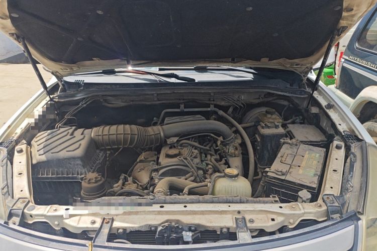 Used Foton Tunland 2013 2.4L Gasoline Two-Wheel Drive Champion Edition 4G69 Engine Bay