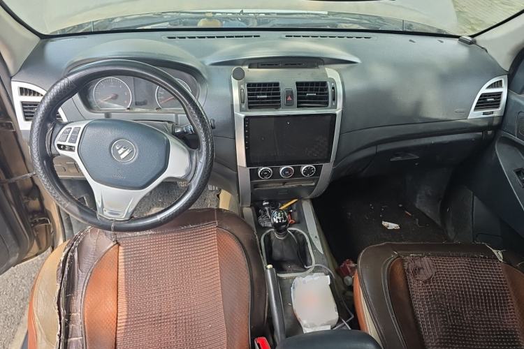 Used Foton Tunland 2014 2.8T Elite Edition BJ493ZLQ4 Center Console