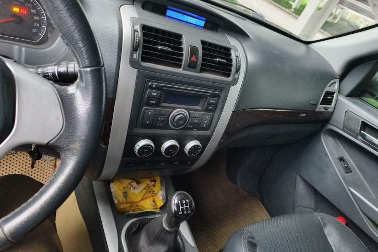 Used Foton Tunland  Audio And AC Panel
