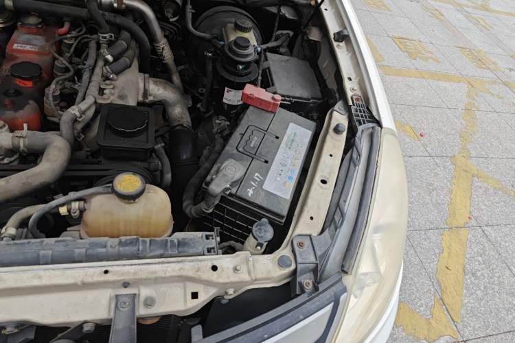 Used Foton Tunland 2014 2.8T Elite Edition BJ493ZLQ4 Engine Bay Left