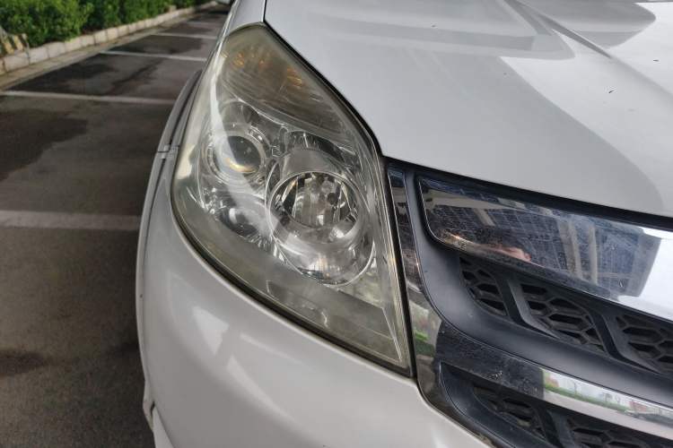Used Foton Tunland  Right Front Headlight