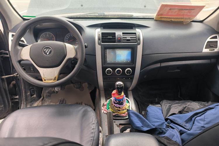 Used Foton Tunland 2015 2.8T E5 Diesel 2WD Comfort Edition BJ493ZLQ4 Center Console