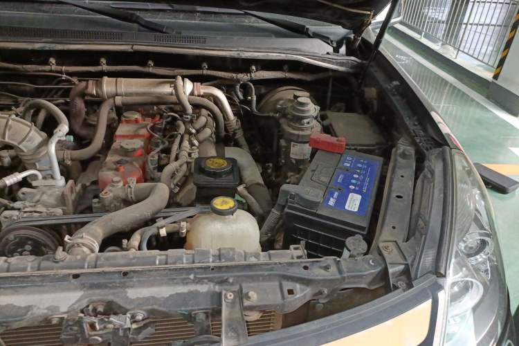 Used Foton Tunland 2015 2.8T E5 Diesel Two-Wheel-Drive Elite Edition BJ493ZLQ4 Engine Bay Left