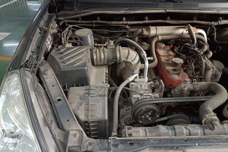 Used Foton Tunland 2015 2.8T E5 Diesel Two-Wheel-Drive Elite Edition BJ493ZLQ4 Engine Bay Right