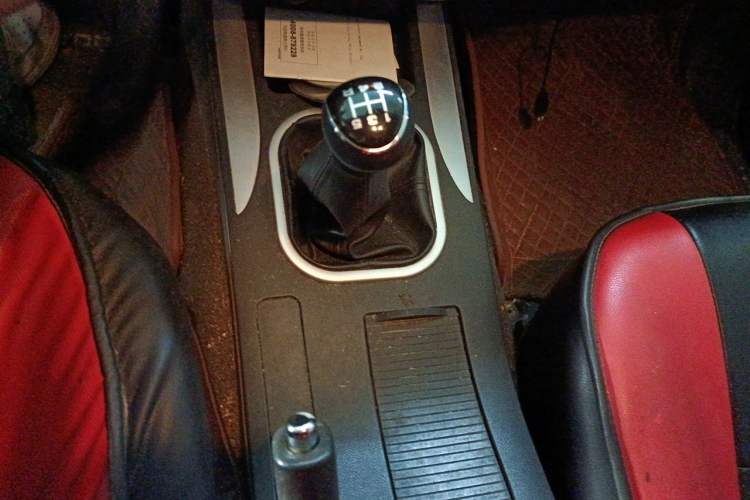 Used Foton Tunland 2015 2.8T E5 Diesel Two-Wheel-Drive Elite Edition BJ493ZLQ4 Gear Lever