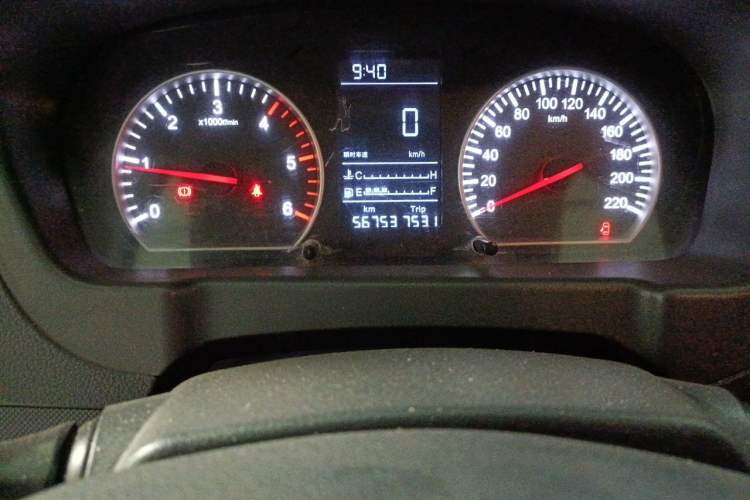 Used Foton Tunland 2015 2.8T E5 Diesel Two-Wheel-Drive Elite Edition BJ493ZLQ4 Odometer Close Up