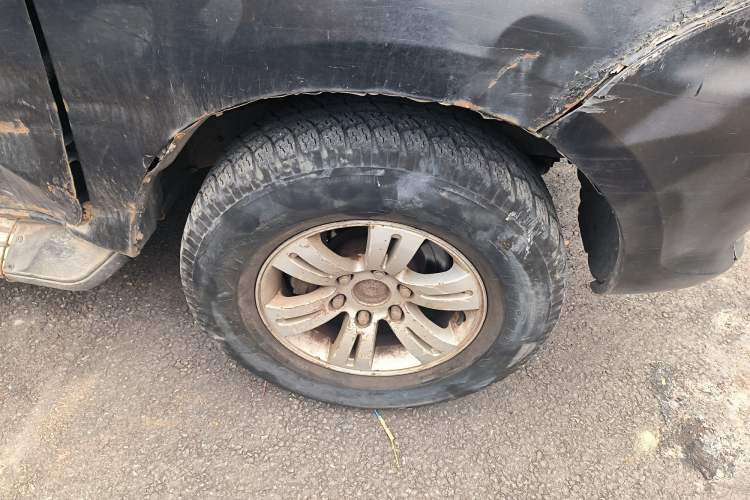 Used Foton Tunland 2015 2.8T E5 Diesel 2WD Comfort Edition BJ493ZLQ4 Right Front Wheel Hub