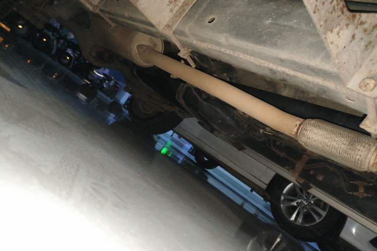 Used Foton Tunland 2015 2.8T Diesel Two-Wheel Drive Entry Version BJ493ZLQ4 Chassis Front Right