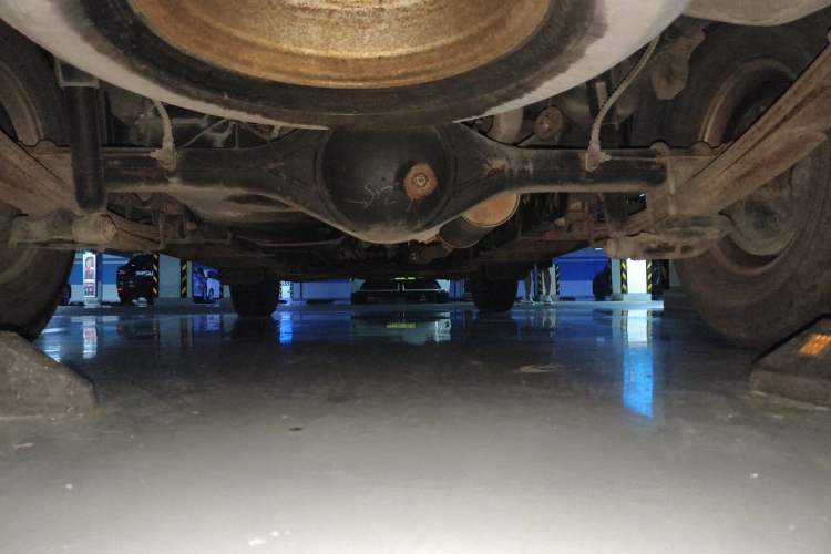 Used Foton Tunland 2015 2.8T Diesel Two-Wheel Drive Entry Version BJ493ZLQ4 Chassis Rear