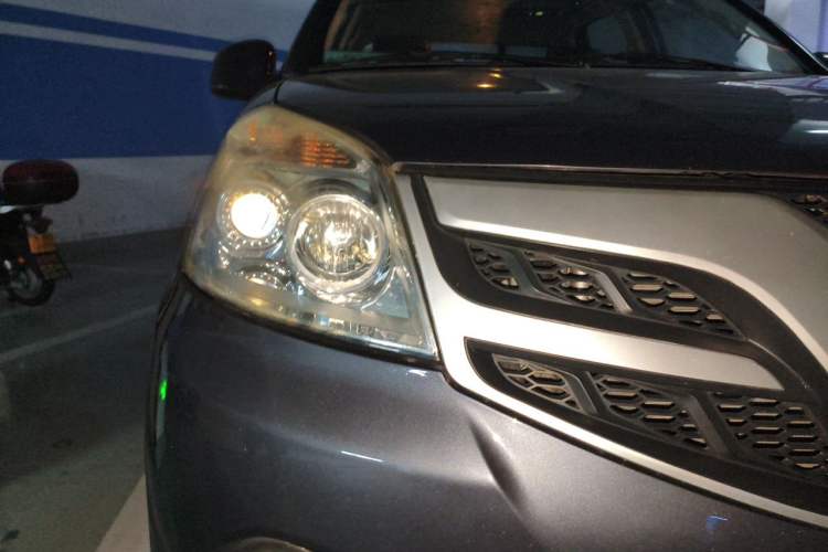 Used Foton Tunland 2015 2.8T Diesel Two-Wheel Drive Entry Version BJ493ZLQ4 Right Front Headlight