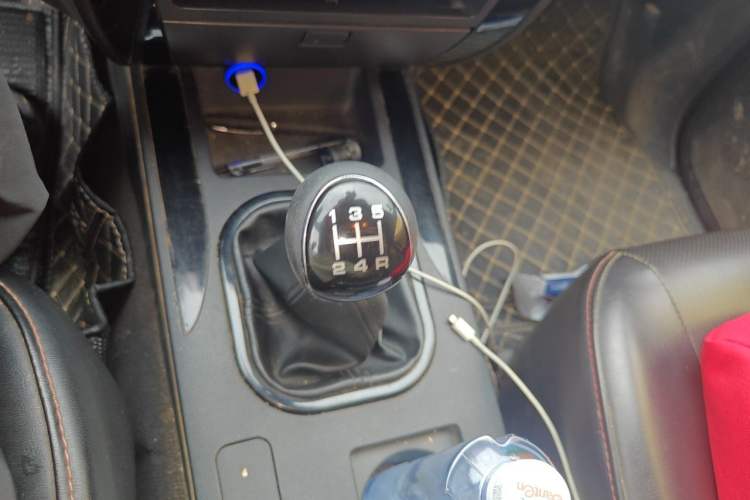 Used Foton Tunland 2015 2.8T E5 Diesel Two-Wheel-Drive Elite Edition BJ493ZLQ4 Gear Lever