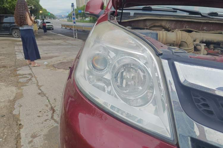 Used Foton Tunland 2015 2.8T E5 Diesel Two-Wheel-Drive Elite Edition BJ493ZLQ4 Right Front Headlight