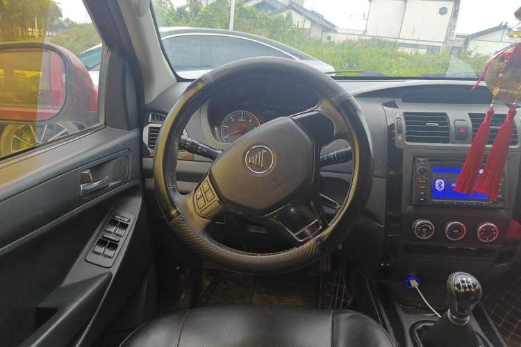 Used Foton Tunland 2015 2.8T E5 Diesel Two-Wheel-Drive Elite Edition BJ493ZLQ4 Steering Wheel