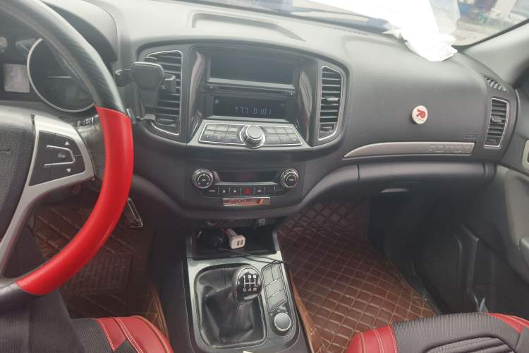 Used Foton Tunland 2015 2.8T S-Series Diesel 4x4 Elite Edition Low-Roof ISF2.8 Audio And AC Panel