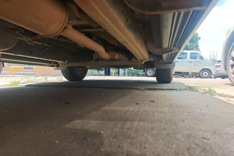 Used Foton Tunland 2015 2.8T Diesel Two-Wheel Drive Entry Version BJ493ZLQ4 Chassis Rear Right