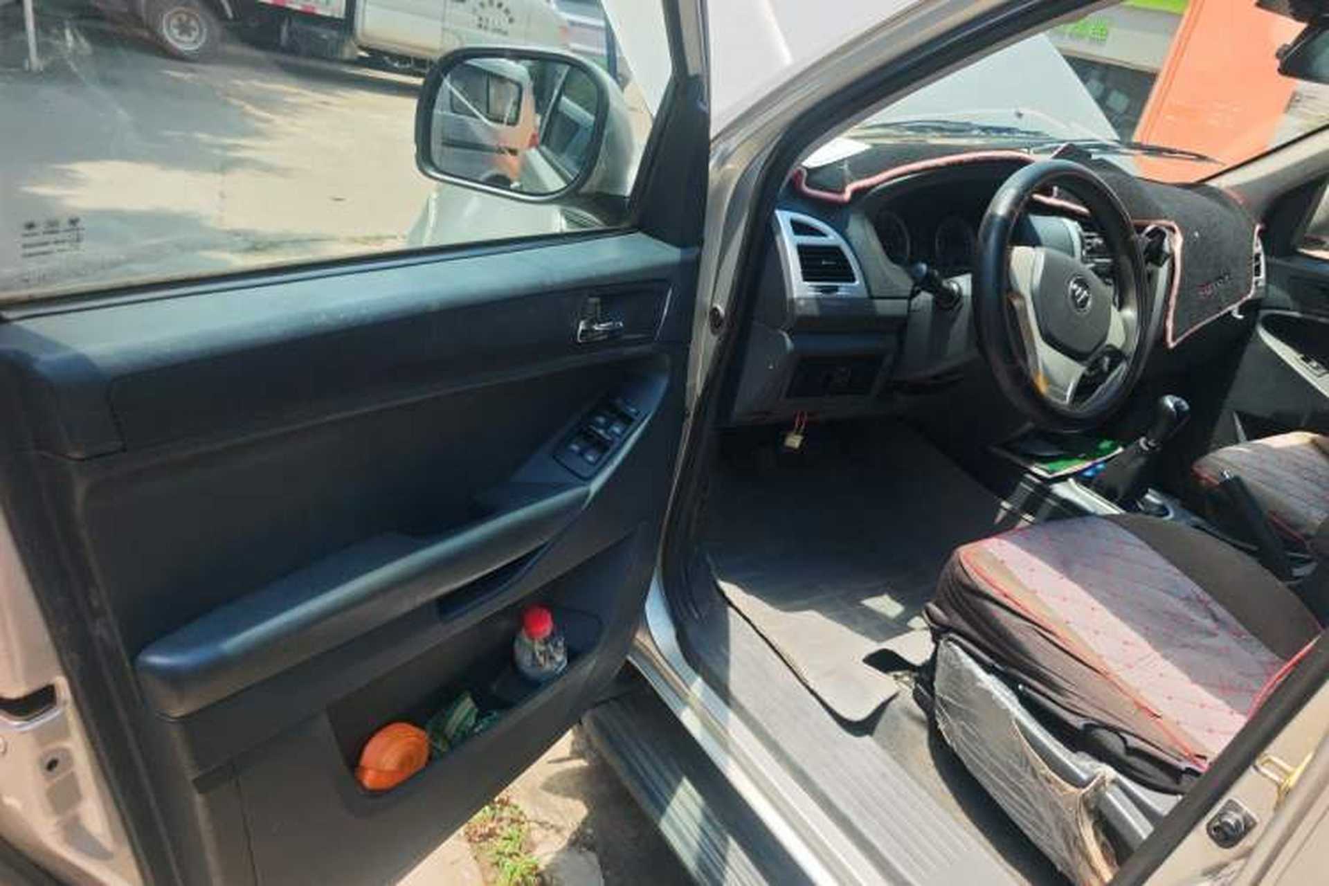 Used Foton Tunland 2015 2.8T Diesel Two-Wheel Drive Entry Version BJ493ZLQ4 Driver Seat