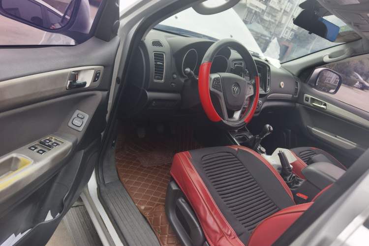 Used Foton Tunland 2015 2.8T S-Series Diesel 4x4 Elite Edition Low-Roof ISF2.8 Driver Seat