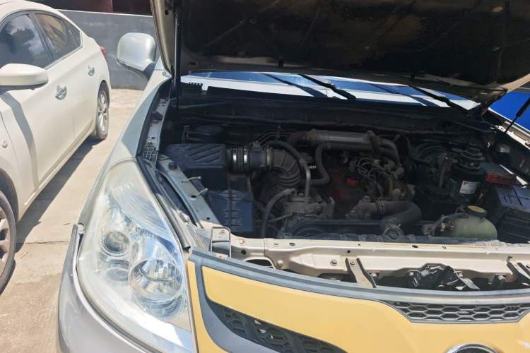 Used Foton Tunland 2015 2.8T Diesel Two-Wheel Drive Entry Version BJ493ZLQ4 Engine Bay Right
