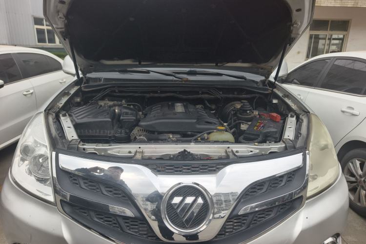 Used Foton Tunland 2015 2.8T S-Series Diesel 4x4 Elite Edition Low-Roof ISF2.8 Engine Bay