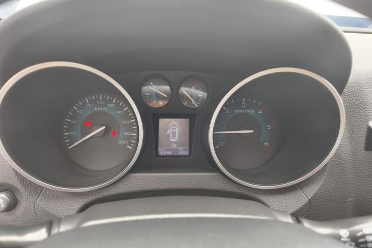 Used Foton Tunland 2015 2.8T S-Series Diesel 4x4 Elite Edition Low-Roof ISF2.8 Instrument Cluster