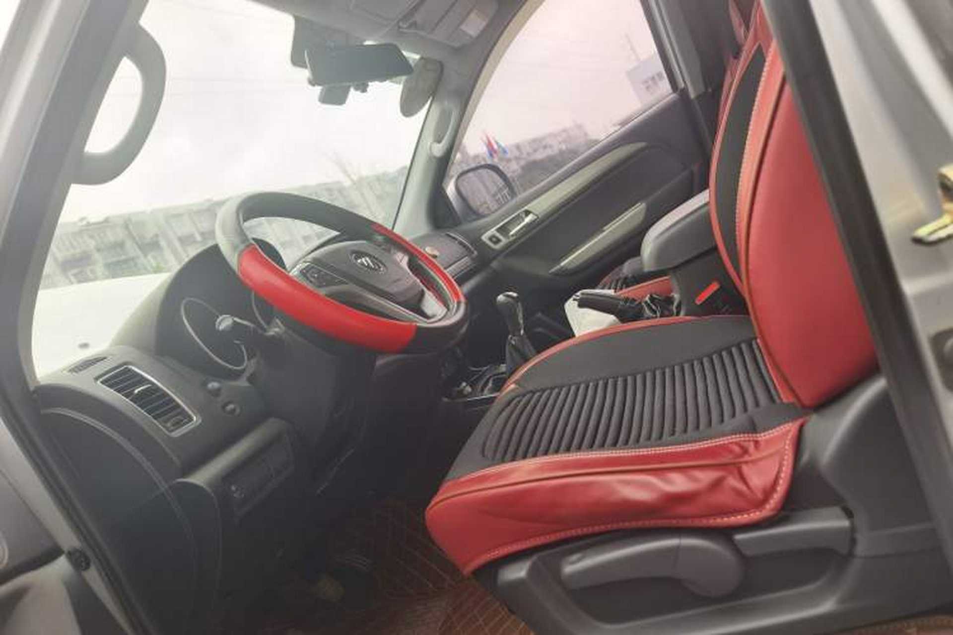Used Foton Tunland 2015 2.8T S-Series Diesel 4x4 Elite Edition Low-Roof ISF2.8 Left Front Seat