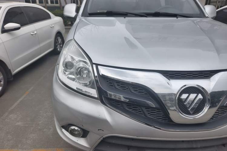 Used Foton Tunland 2015 2.8T S-Series Diesel 4x4 Elite Edition Low-Roof ISF2.8 Right Front Headlight