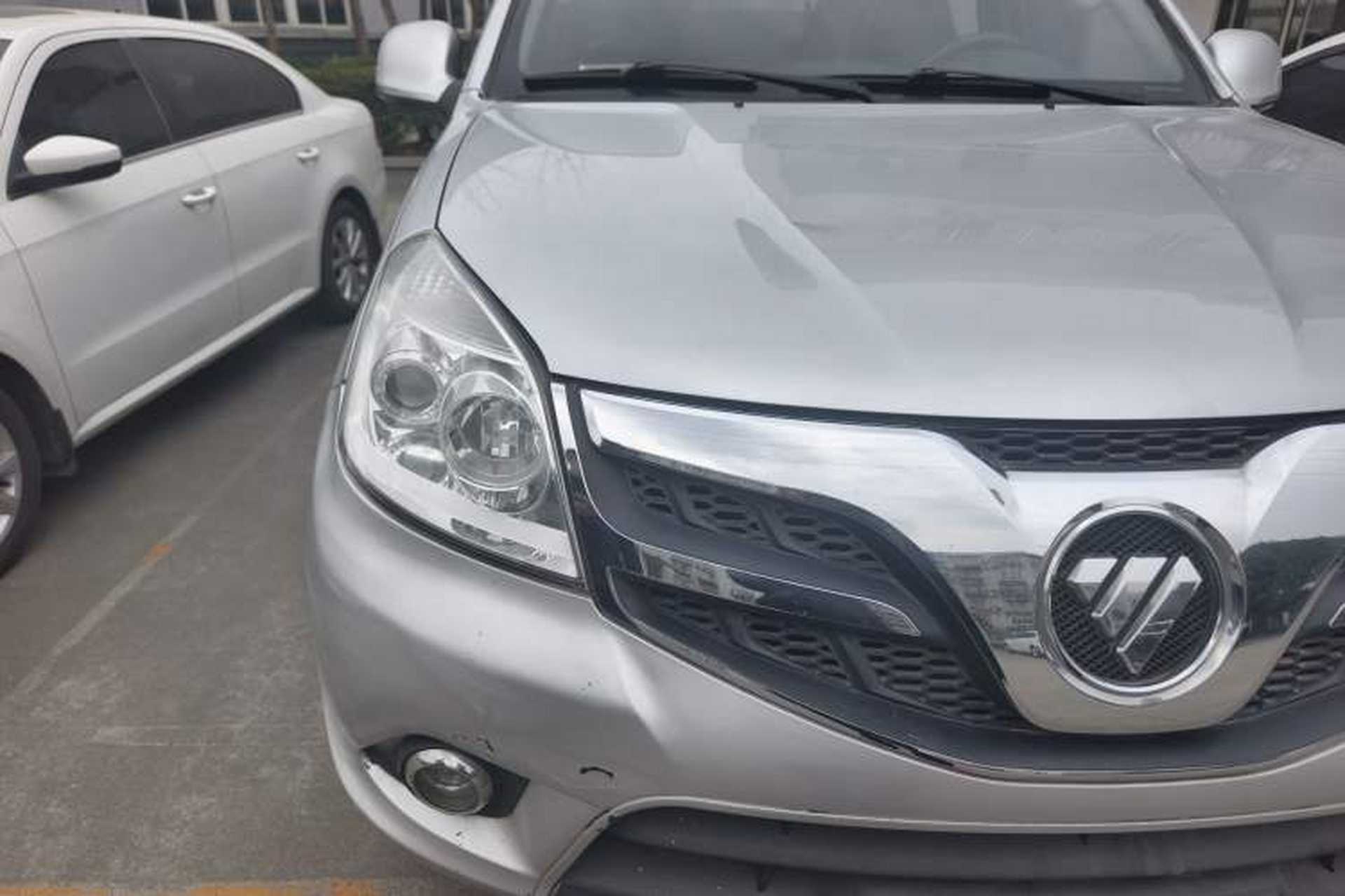 Used Foton Tunland 2015 2.8T S-Series Diesel 4x4 Elite Edition Low-Roof ISF2.8 Right Front Headlight
