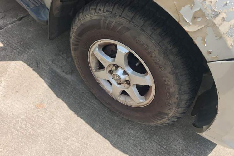 Used Foton Tunland 2015 2.8T Diesel Two-Wheel Drive Entry Version BJ493ZLQ4 Right Front Wheel Hub